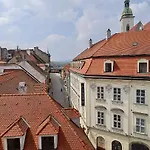 Extralarge Queen In The Heart Of With Balcony