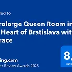 Extralarge Queen In The Heart Of With Balcony