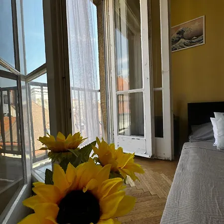 Alojamento de Acomodação e Pequeno-almoço Extralarge Queen In The Heart Of With Balcony Bratislava