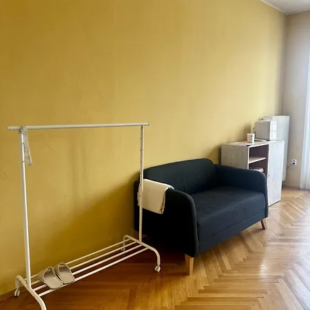 Extralarge Queen In The Heart Of With Balcony Bed & Breakfast