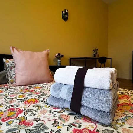 Bed & Breakfast In Center *