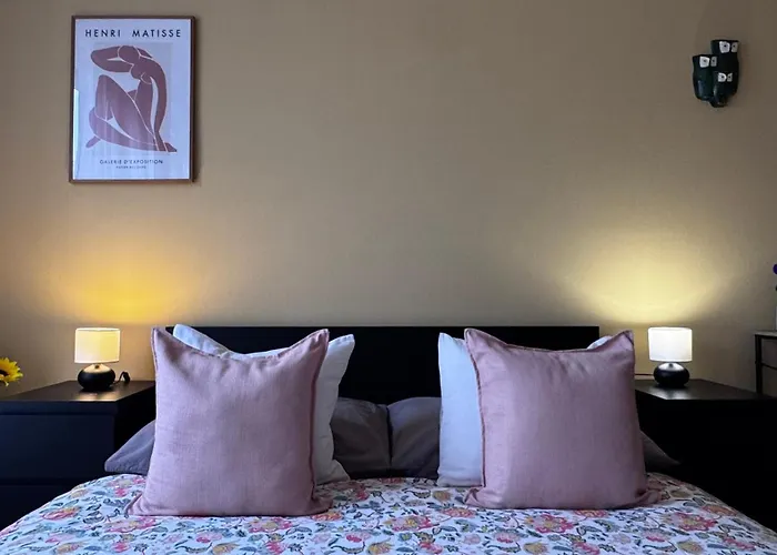 Extralarge Queen In The Heart Of With Balcony B&B *